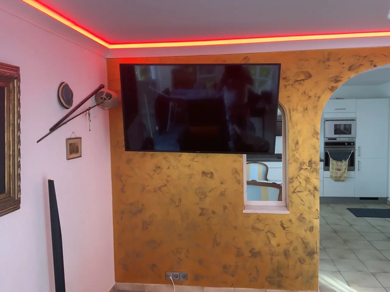 Zierprofile, Stuck und LED-Lichtleisten in Südbaden, echtes Projektfoto von Malerfachbetrieb Zimmermann