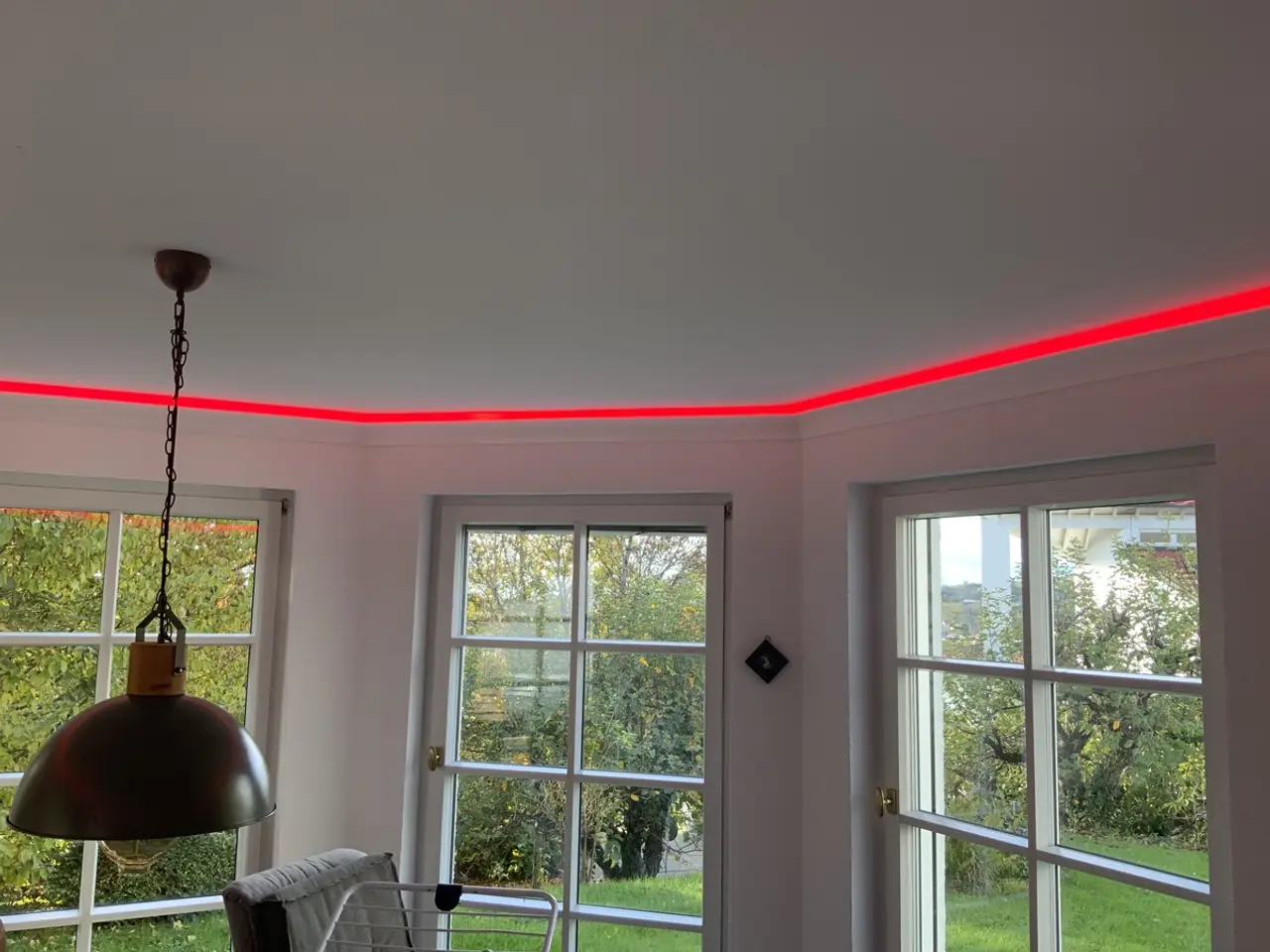 Zierprofile, Stuck und LED-Lichtleisten in Südbaden, echtes Projektfoto von Malerfachbetrieb Zimmermann